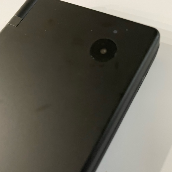 Nintendo DSi, black (includes  protective skin, stylus pen, charger, and R4i). - Picture 4 of 10